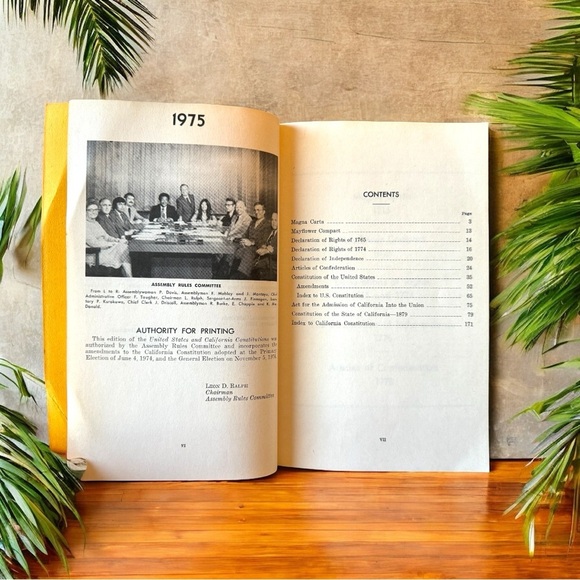 VINTAGE 1975 U.S. & California Constitution Book Historical Document Collection - Picture 5 of 12